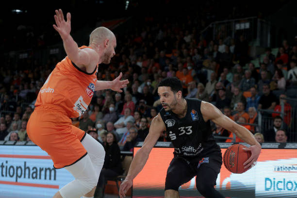 与赛季初的 与赛季初的