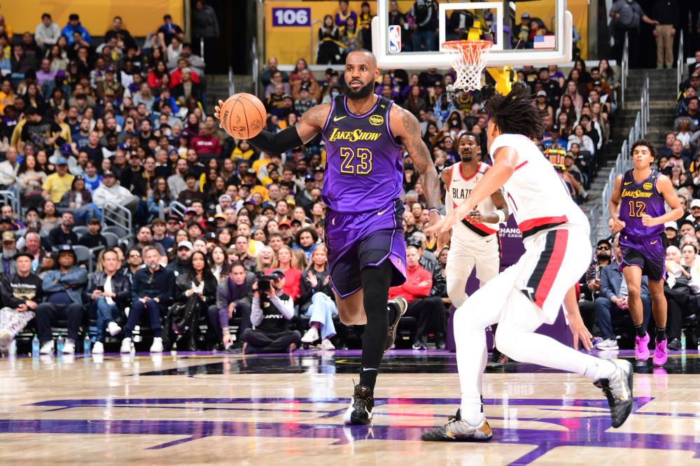 鲁能向着更 鲁能向着更