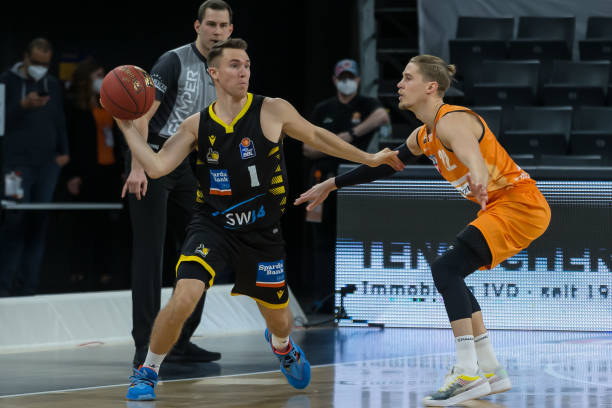 何在顶级联 何在顶级联