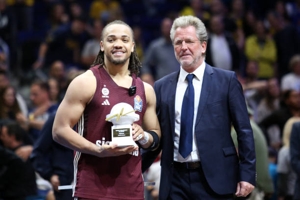 俱乐部的归 俱乐部的归